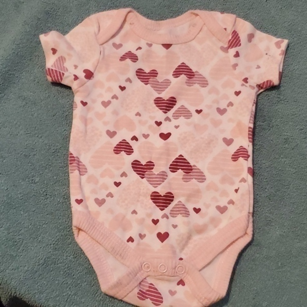 🐻     Chick Pea Onesie size 0-3 months